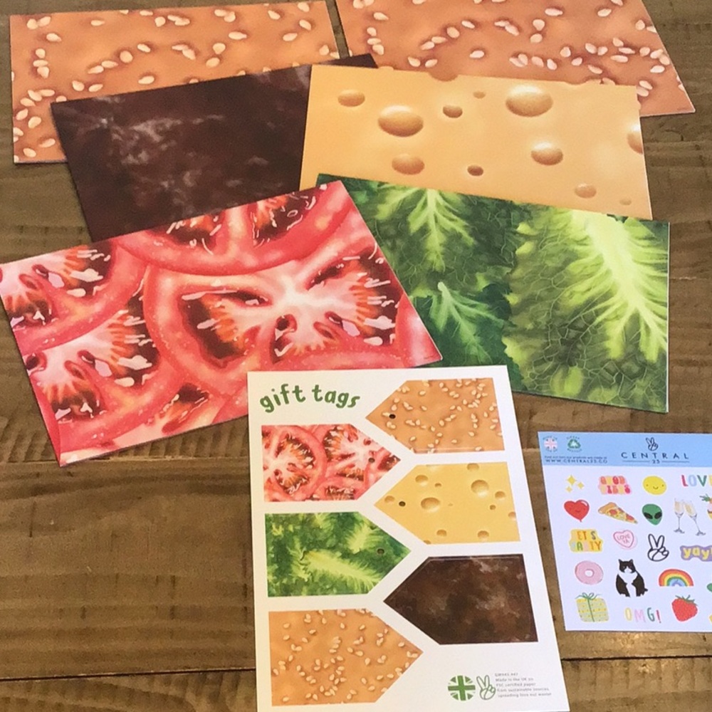 Pack of Central 23 hamburger gift wrap and tags. Made in UK-
Very unique🍔